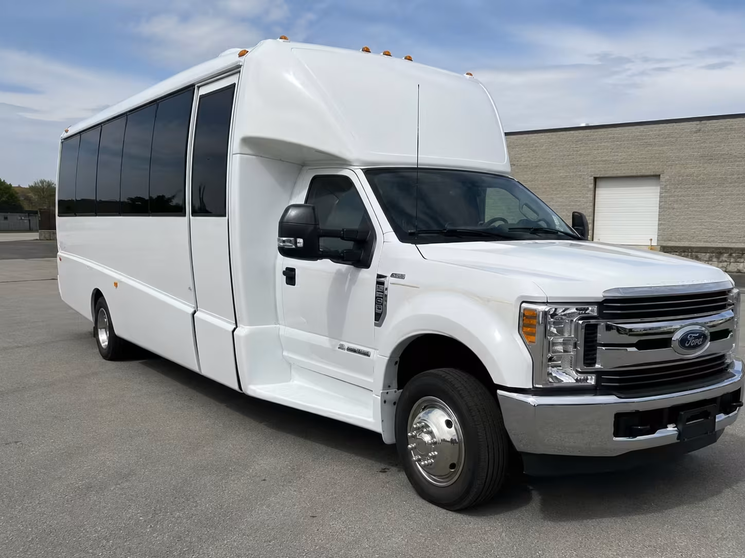 15 passenger minibus